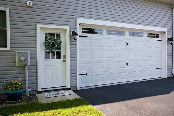 24/7 Emergency Garage Door Panel Replacement experts in Villa Park, CA